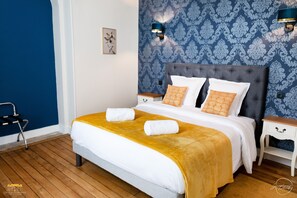 2 عدّة غرف نوم وواي فاي وملاءات أسرّة