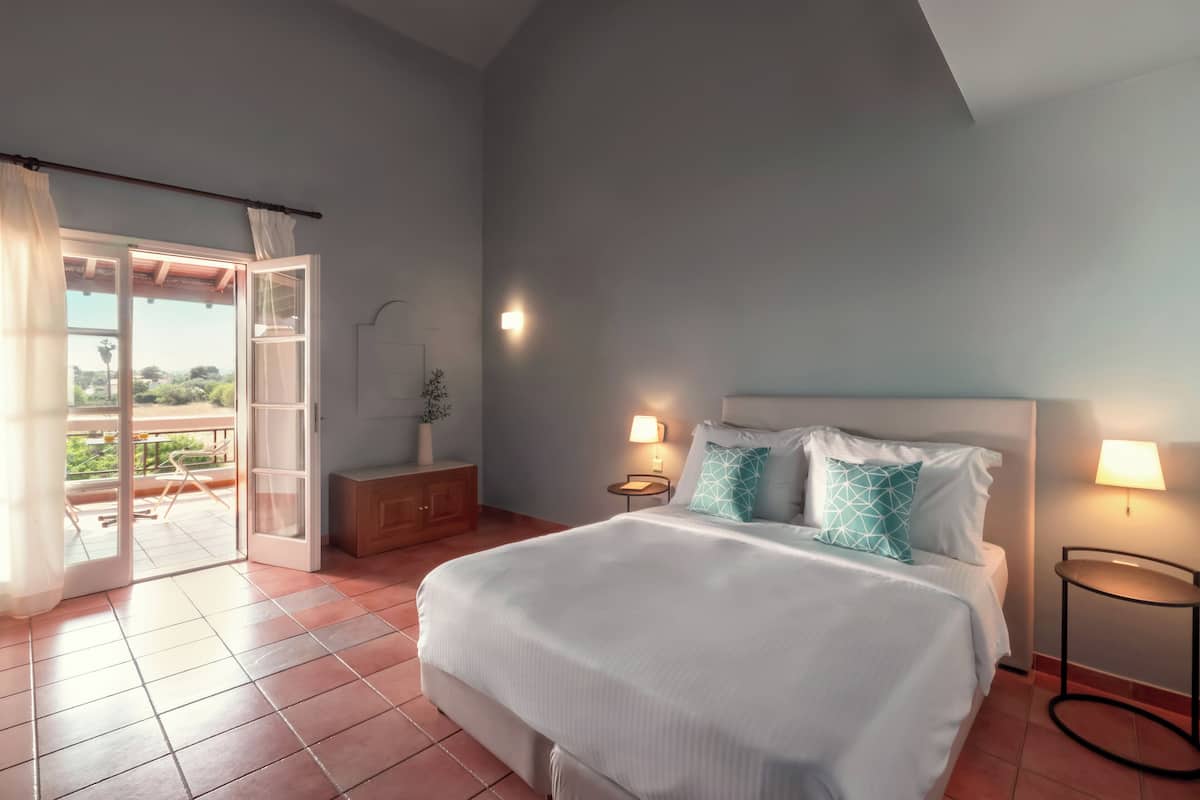 Family Maisonette | Hypo-allergenic bedding, in-room safe, desk, blackout curtains