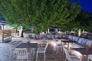 Private beach nearby, sun loungers, beach umbrellas