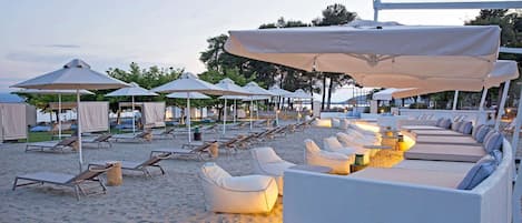 Spiaggia privata nelle vicinanze, lettini da mare, ombrelloni