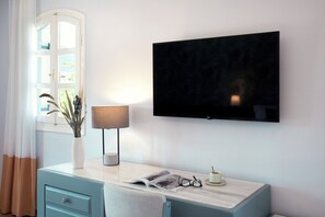 Habitación estándar con 1 cama matrimonial o 2 individuales | Ropa de cama hipoalergénica y caja de seguridad en la habitación 