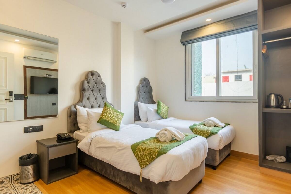 Deluxe Twin Room | Gebar bulu kapas, busa memori, peti besi dalam bilik