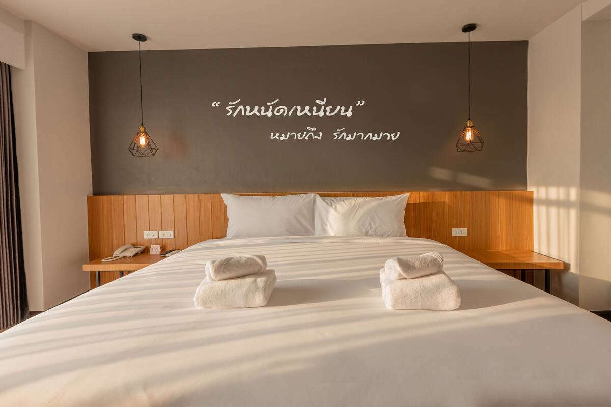 luxury premier room | in-room safe, blackout curtains, free wifi, bed sheets