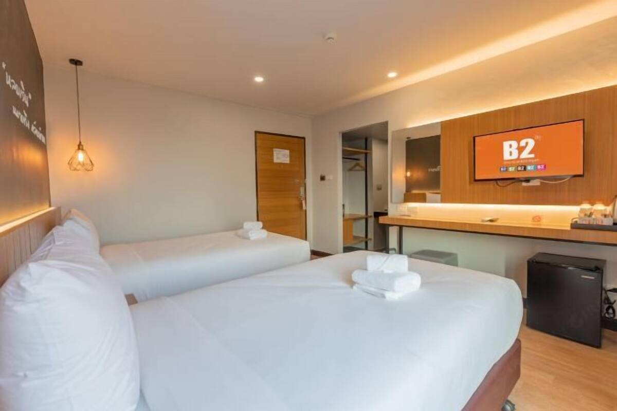 In-room safe, blackout curtains, free WiFi, bed sheets