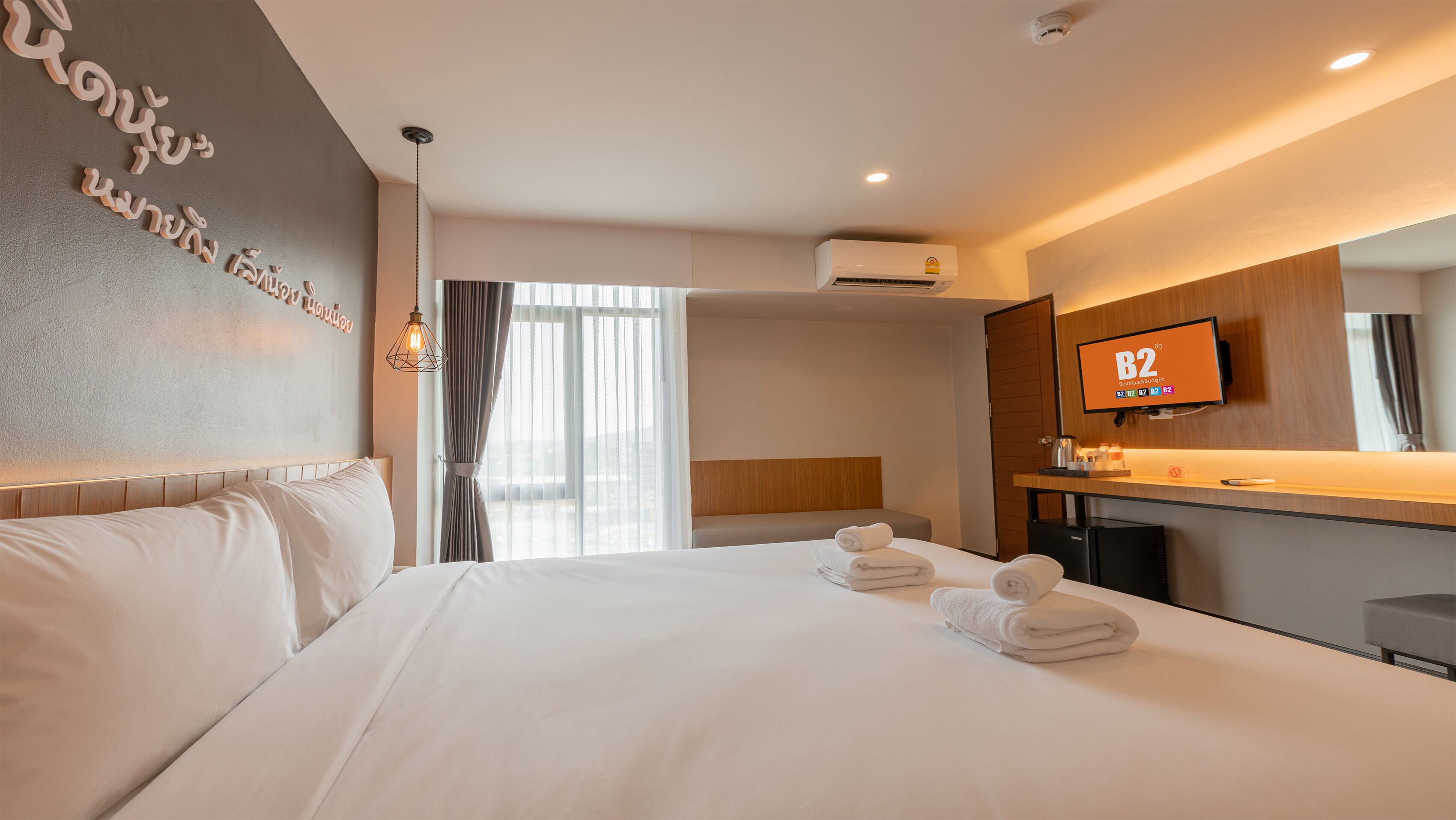 deluxe premier room | in-room safe, blackout curtains, free wifi, bed sheets