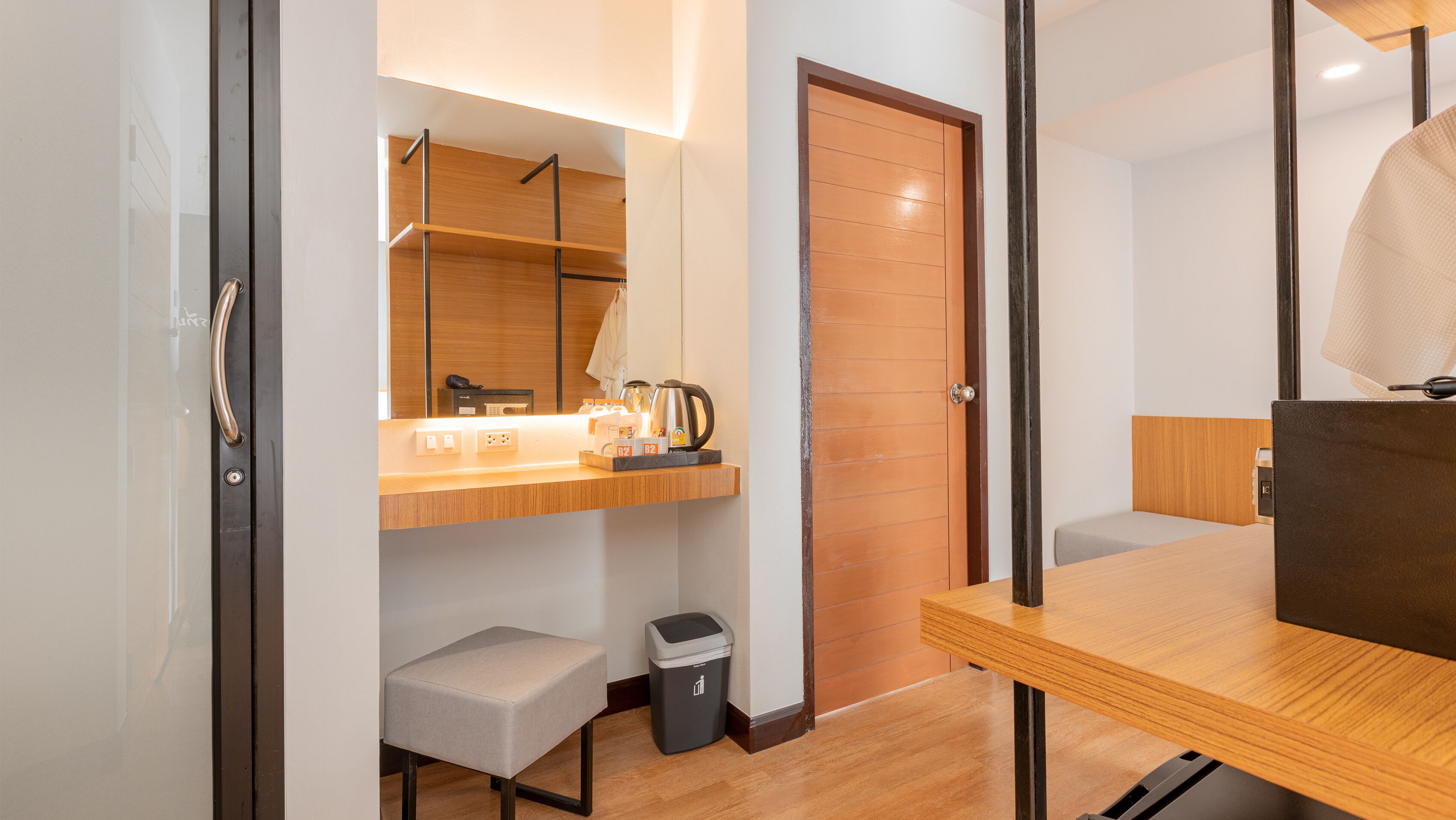 presidential suite room | in-room safe, blackout curtains, free wifi, bed sheets