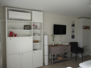 1 bedroom, travel crib, WiFi, bed sheets