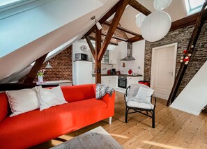 TV, libri, impianto stereo