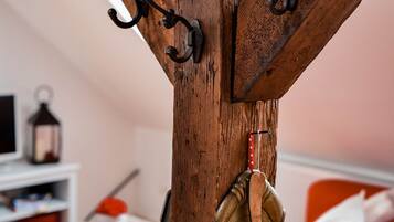 1 bedroom, travel cot, free WiFi, bed sheets