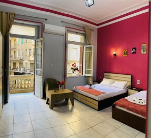 Hochwertige Bettwaren, Daunenbettdecken, Minibar, Zimmersafe