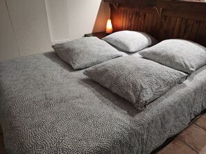 1 Schlafzimmer, Bügeleisen/Bügelbrett, Reisekinderbett, kostenloses WLAN
