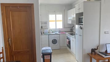 Lägenhet | Eget kök | Kylskåp, mikrovågsugn, ugn och spishäll