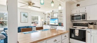 Sunny Sand Days For You |2BR + Loft |4 Blocks to Beach |Bikes |Beach Kit w/Wagon |Dogs Ok* |Yard