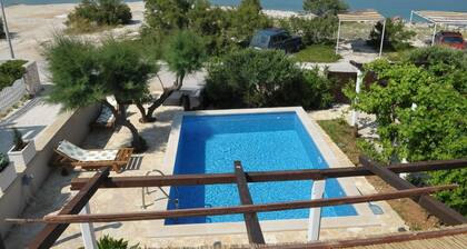 Holiday house Povlja for 1 - 10 persons with 4 bedrooms - Farmhouse
