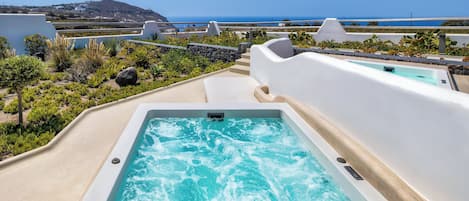 Sunset Superior Suite with Outdoor Jetted Tub | Privat boblebad