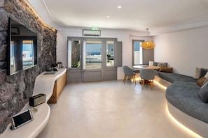 Executive Two Bedroom Suite with Outdoor Jetted Tub | 客厅 | 42-英寸智能电视(配备有线频道)、电视、Netflix