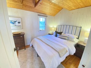 2 bedrooms, travel cot, WiFi