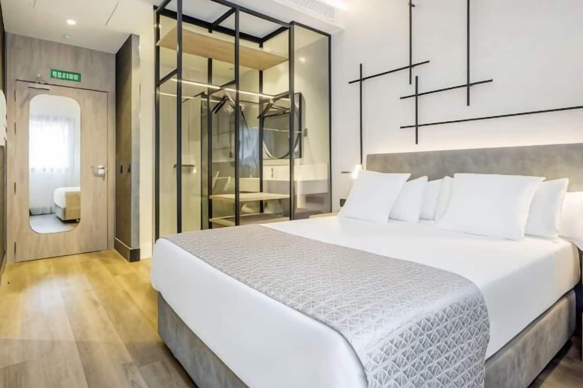 In-room safe, desk, laptop workspace, blackout curtains