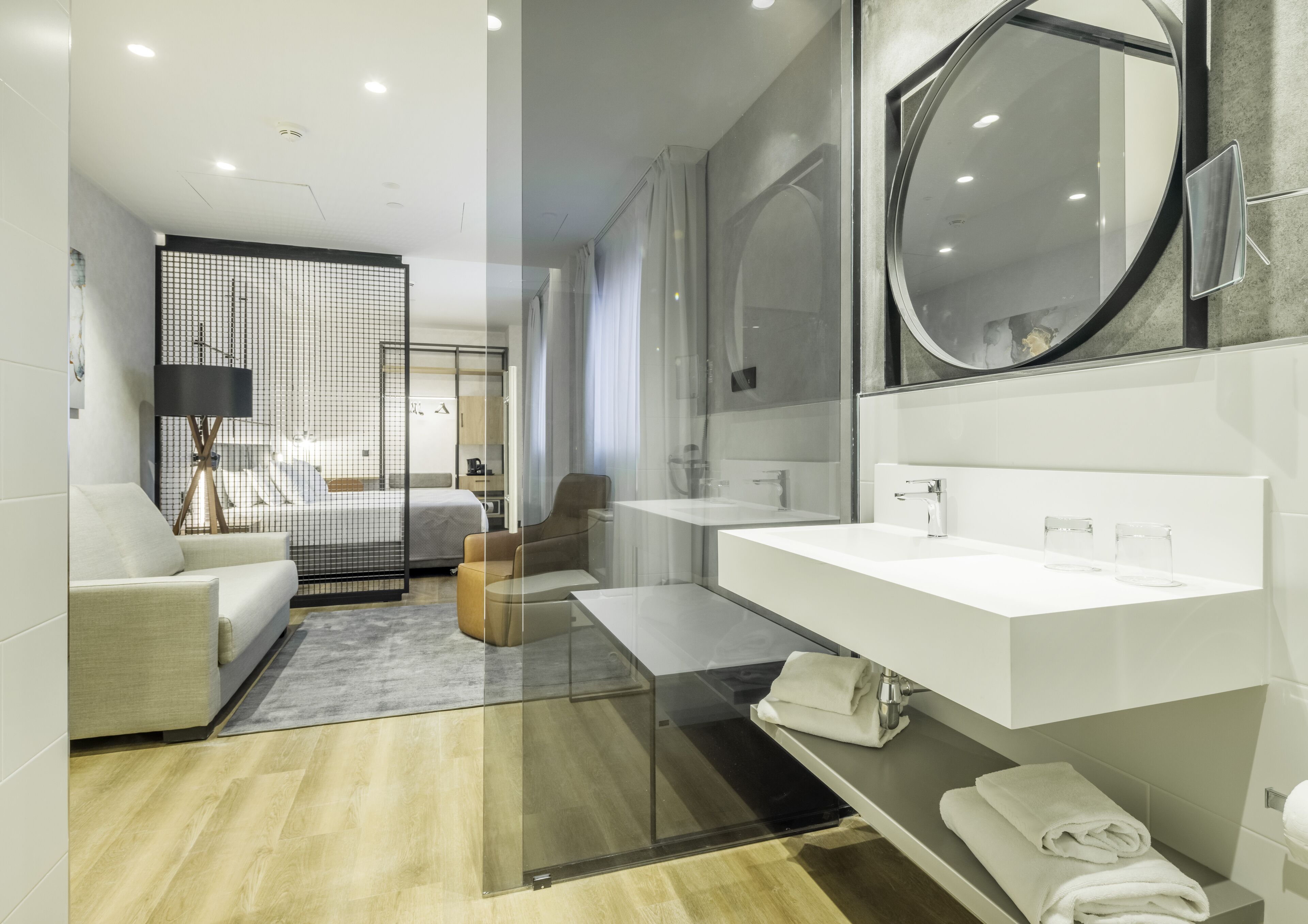 in-room safe, desk, laptop workspace, blackout curtains