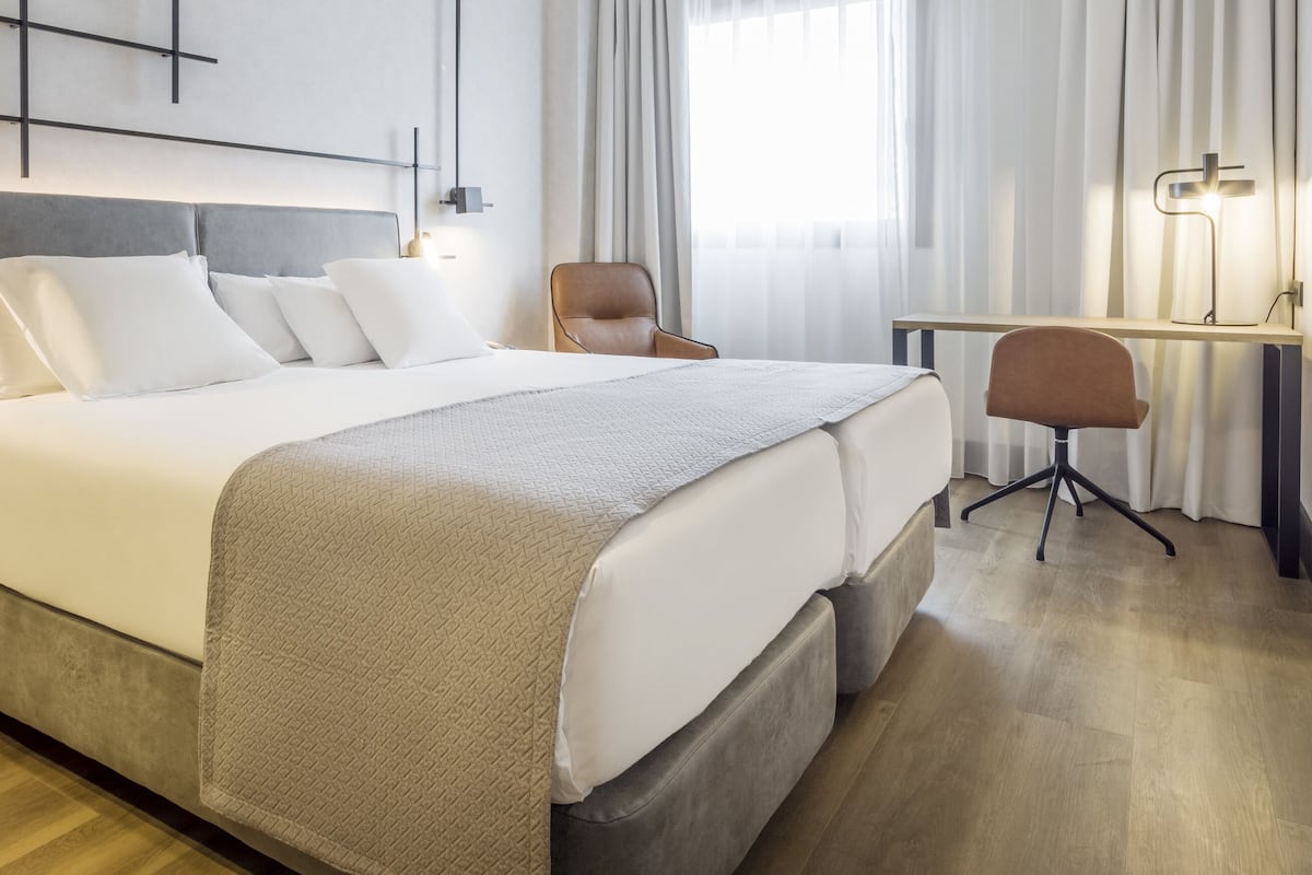 Dobbeltrom (Pet friendly) | Safe på rommet, skrivebord og skrivebord for bærbar PC