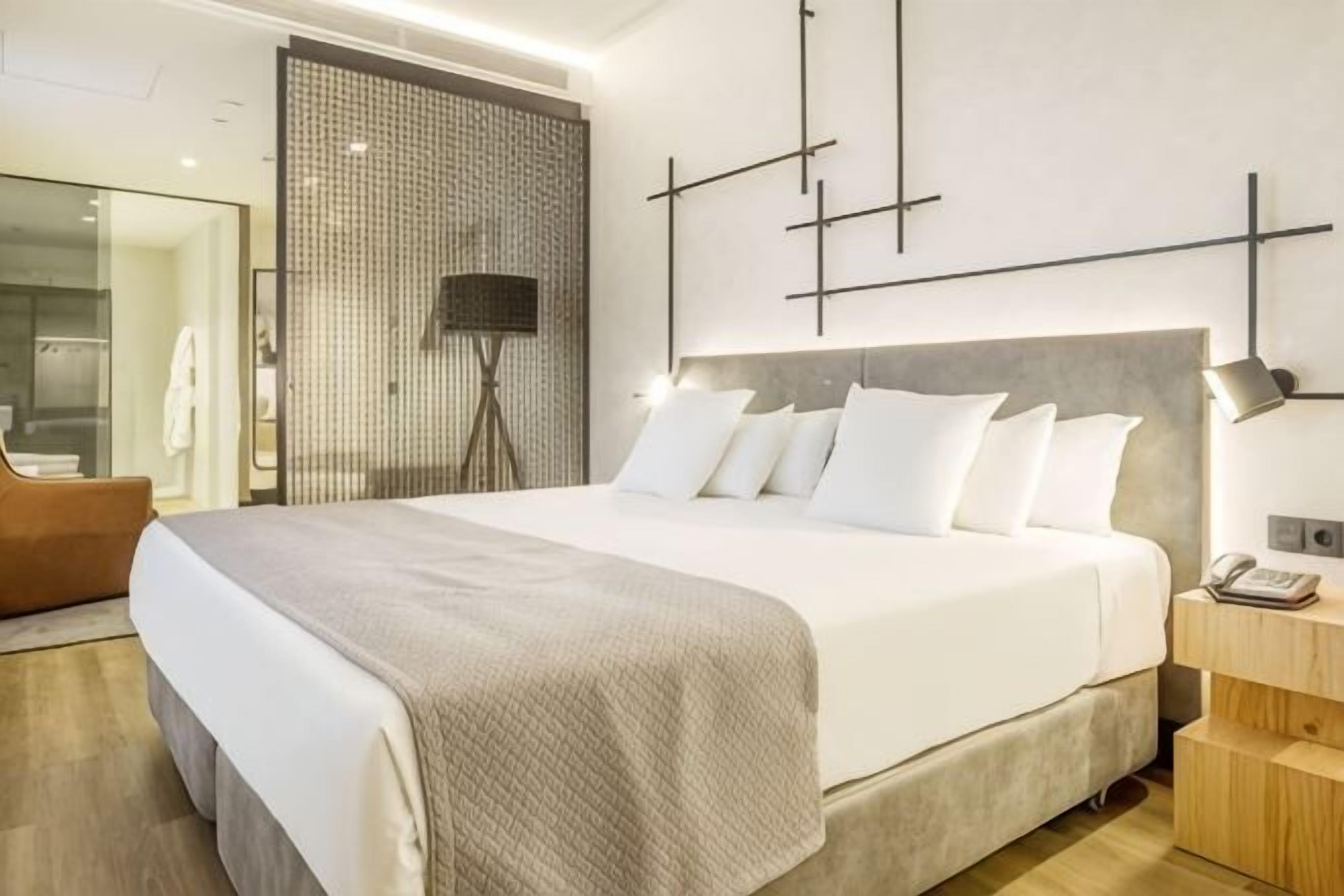 In-room safe, desk, laptop workspace, blackout curtains