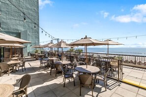 Outdoor dining - Oceanfront,King,ALL Amenities,Pools,W69 (Myrtle Beach)