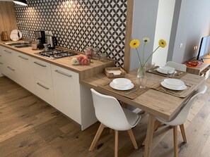 Dining - Inspiring New Apartment in Central Naples (Napoli)