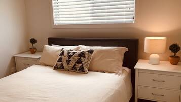 3 bedrooms, iron/ironing board, bed sheets