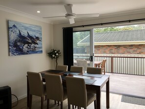 Dining - Lake House (Burrill Lake)