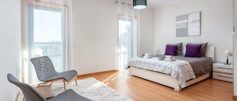 2 chambres, fer et planche à repasser, Wi-Fi gratuit, draps fournis
