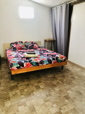 1 bedroom, free WiFi, bed sheets