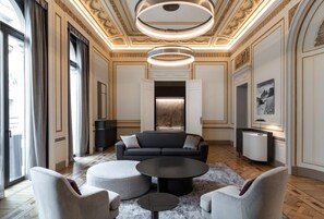 Presidential Suite | Down duvets, minibar, in-room safe, individually decorated - Palazzo Touring Club Milan, A Radisson Collection Hotel (Milan)
