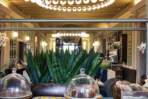 Daily buffet breakfast (EUR 36 per person)