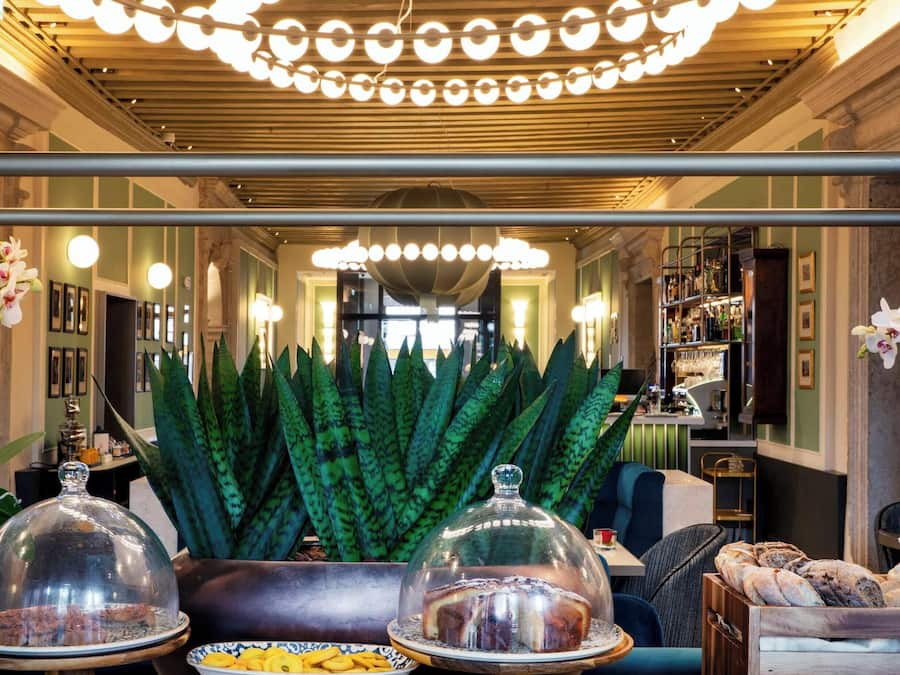 Café da manhã com buffet diário (EUR 36 por pessoa)