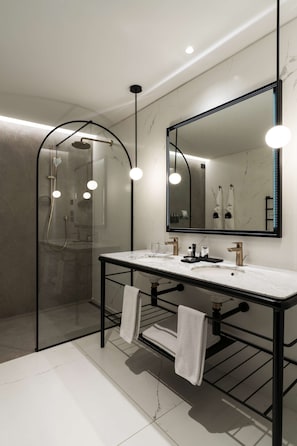 Superior Room, Garden View (Collection) | Bathroom