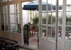 Terrace/patio - Hotel De La Cathedrale (Metz)