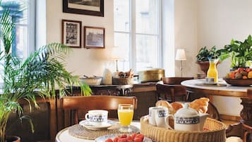 Dagelijks ontbijtbuffet (EUR 12 per persoon)
