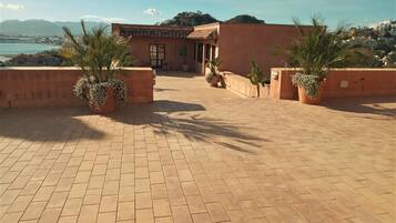 Suite, 2 habitaciones, vista al mar | Terraza o patio