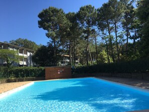 Piscine extérieure, piscine chauffée