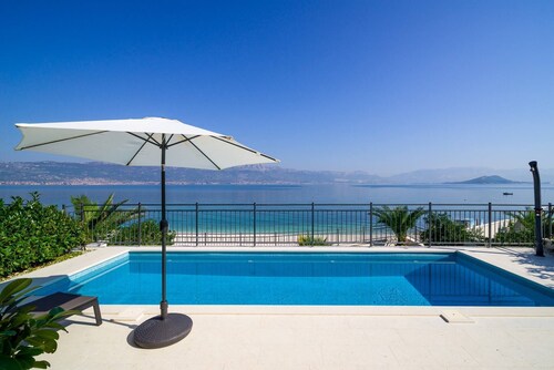 Luxury Beachfront Villa Čiovo Joy 2 - Pool, Trogir
