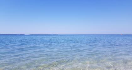 Lovely 2-bed House in Klarici Close to Pula