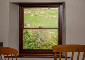 Interior - Dog friendly holiday home for 4 people, breath taking scenery, WiFi & only a short walk to the pub. (Richmond)