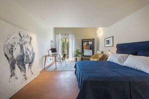 3 bedrooms, desk, soundproofing, iron/ironing board