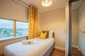 Bügeleisen/Bügelbrett, Reisekinderbett, kostenloses WLAN, Bettwäsche