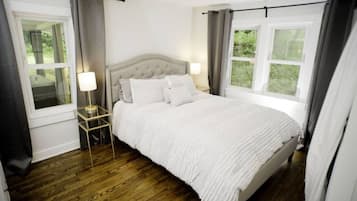 2 bedrooms, desk, iron/ironing board, travel cot