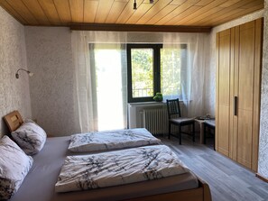 2 bedrooms, WiFi, bed sheets