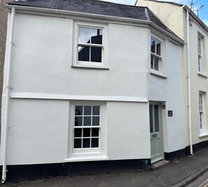 Exterior - Luxury holiday cottage set in the beautiful south Cornwall village of Flushing (Falmouth)