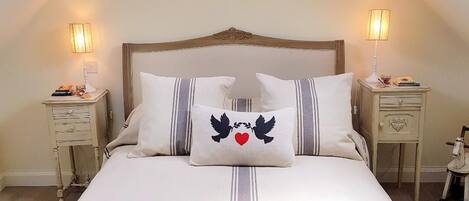 1 dormitorio, tabla de planchar con plancha, wifi gratis y ropa de cama