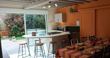 Aux 10 Ponts Spacious, friendly house on the banks of the Somme, 30 minutes from the sea
