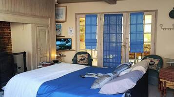 3 slaapkamers, een strijkplank/strijkijzer, reisbedje, gratis wifi